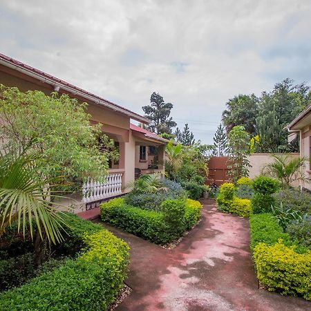 Tuzza Hotel Bushenyi Экстерьер фото