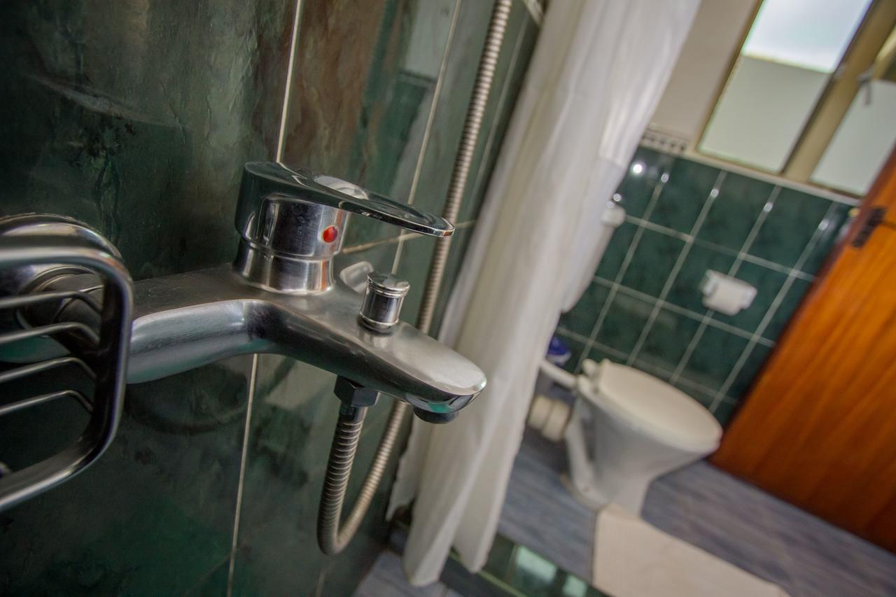 Tuzza Hotel Bushenyi Экстерьер фото