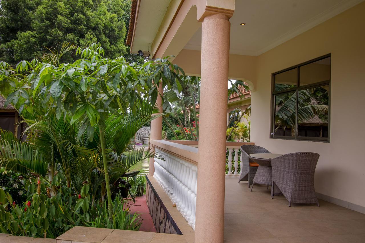 Tuzza Hotel Bushenyi Экстерьер фото