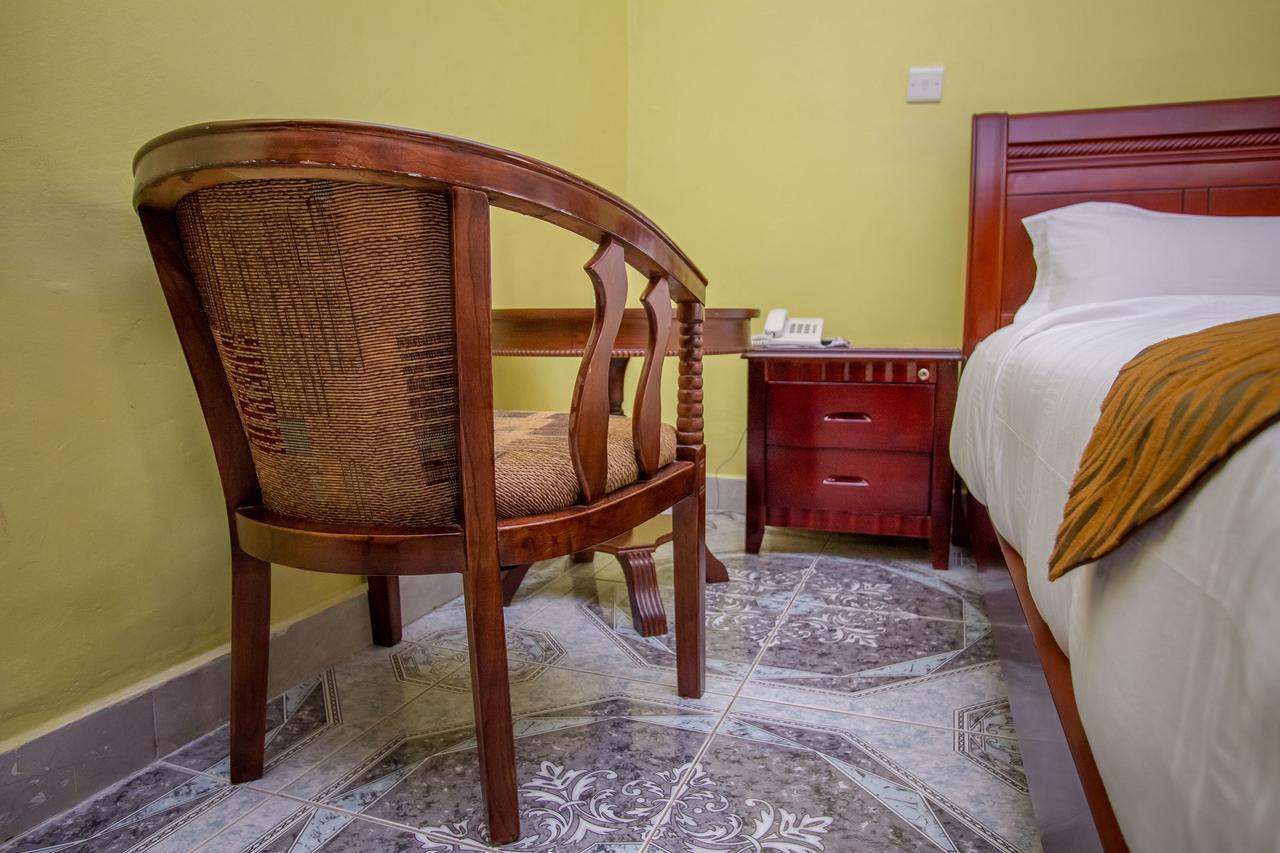 Tuzza Hotel Bushenyi Экстерьер фото