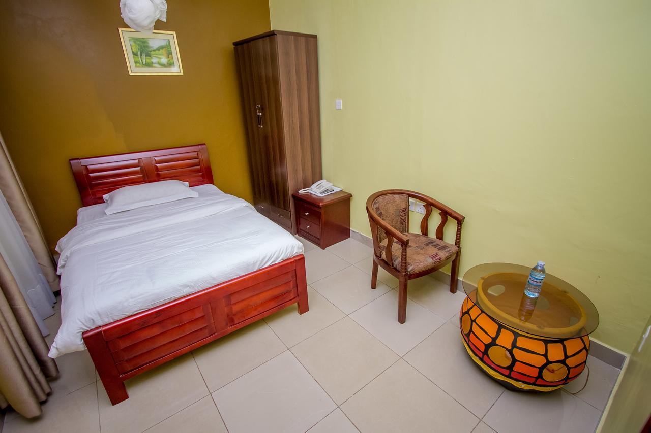 Tuzza Hotel Bushenyi Экстерьер фото