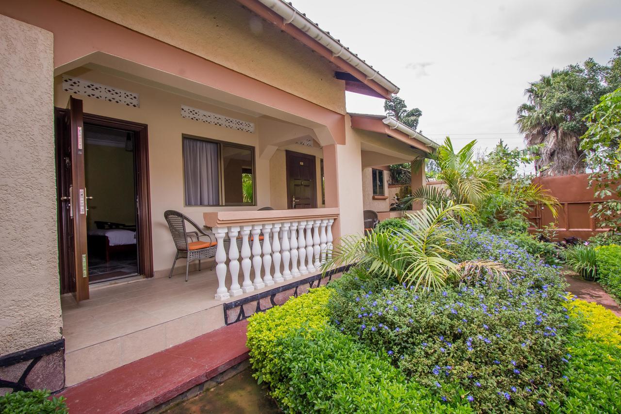 Tuzza Hotel Bushenyi Экстерьер фото