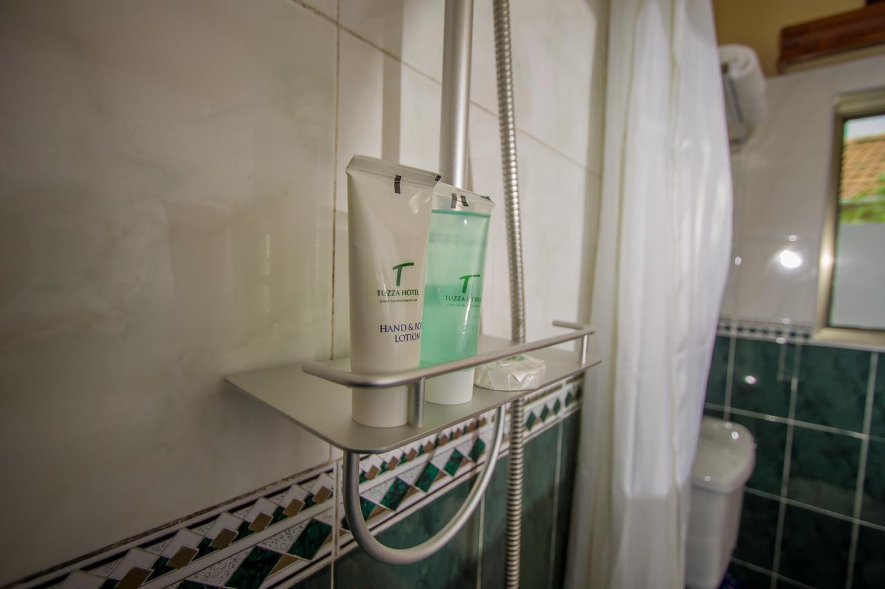 Tuzza Hotel Bushenyi Экстерьер фото