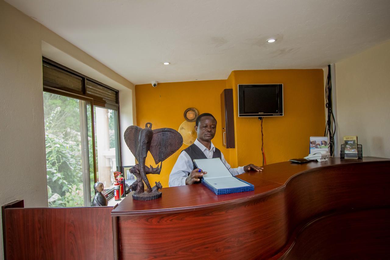 Tuzza Hotel Bushenyi Экстерьер фото