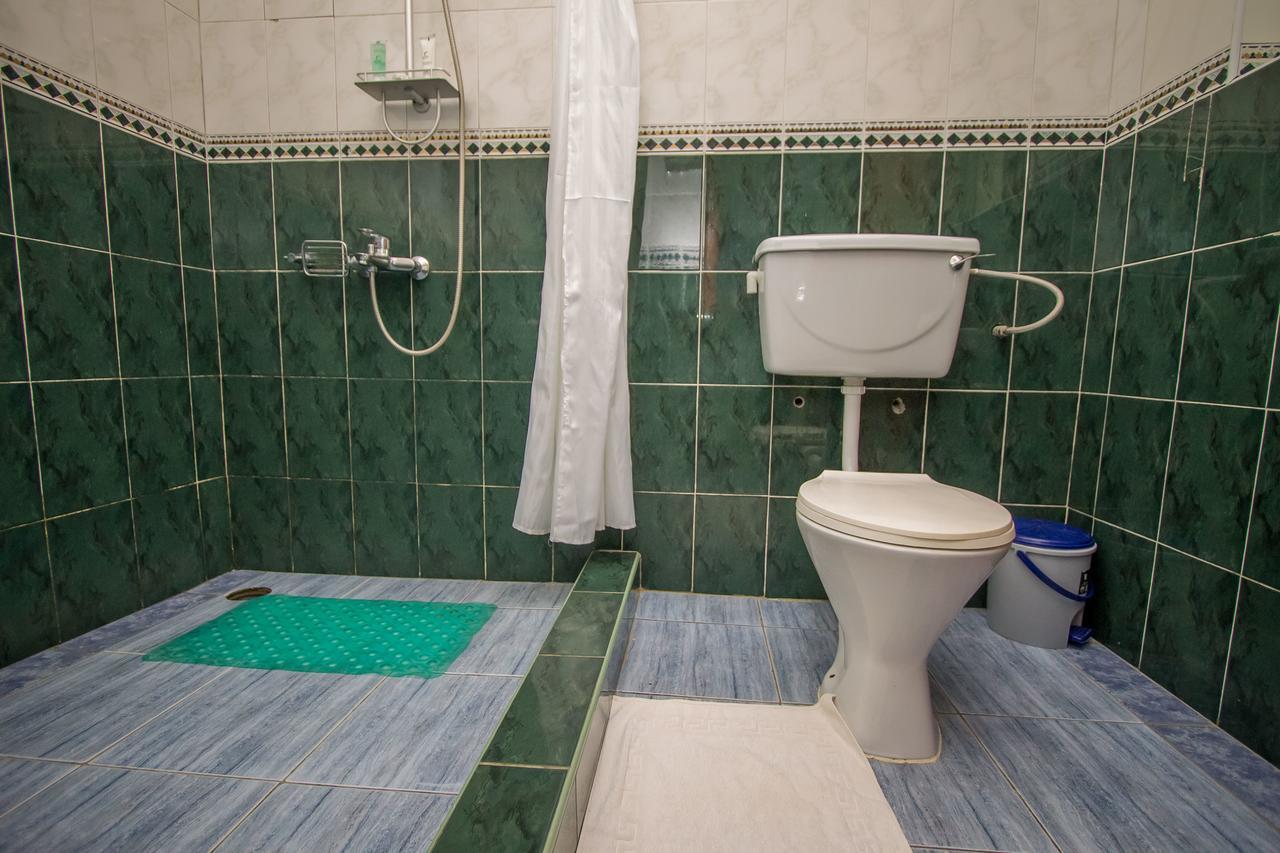Tuzza Hotel Bushenyi Экстерьер фото