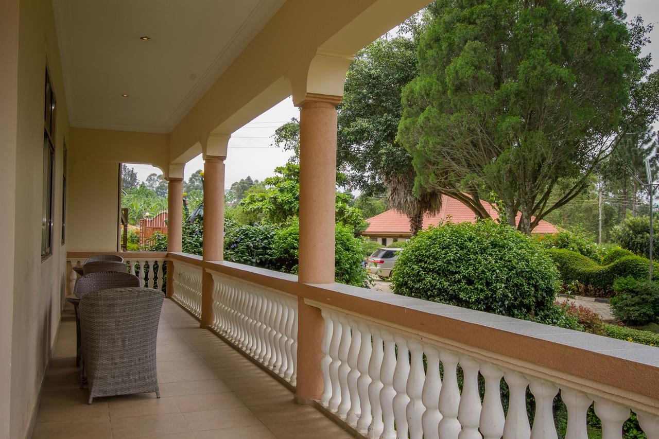 Tuzza Hotel Bushenyi Экстерьер фото